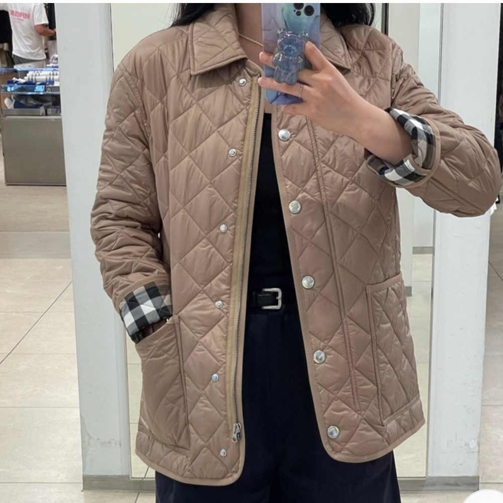 Burberry Dalry Women's Quilted Tan Jacket with check details inside - Picture 2 of 15